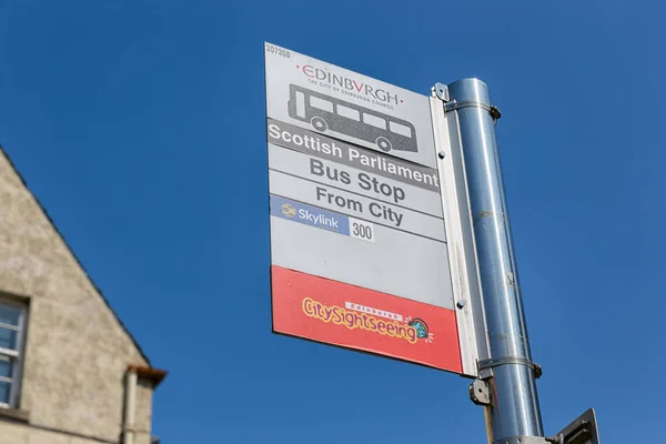 Information panel at bus stop of Edinburgh sightseeing tours — Stock Photo, Image