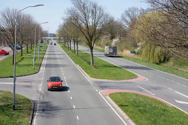 Hoofdweg in Lelystad, hoofdstad van de Nederlandse provincie Flevoland — Stockfoto