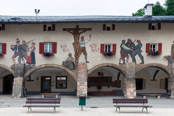 Murale e monumento Prima e seconda guerra mondiale, Berchtesgaden Gerrmany — Foto Stock