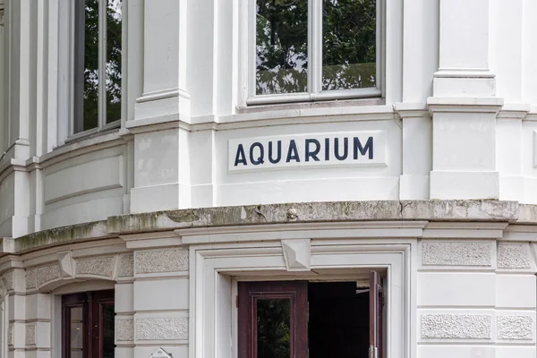 Entrada famoso aquário holandês Amsterdam Artis Zoo no edifício histórico — Fotografia de Stock