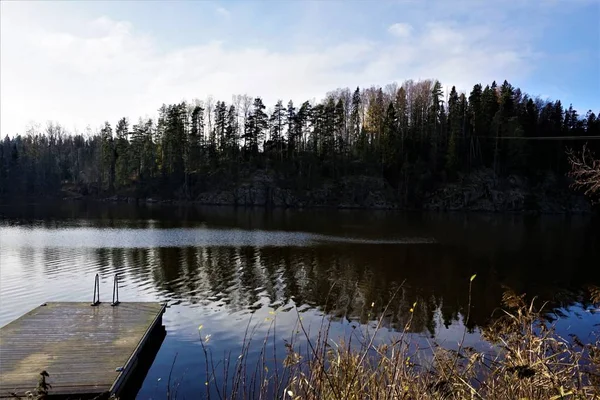 Lago Nuuksion Pitkajarvi Cerca Del Centro Visitantes Haltia Solvalla Finlandia — Foto de Stock