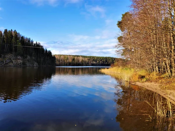 Lago Tranquilo Cerca Haltia Solvalla Colores Otoñales — Foto de Stock