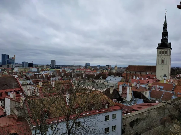 Kohtuotsa platformundan Aziz Nicholas Kilisesi Tallinn, Estonya