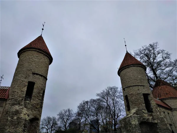 Tallin Estland Viru Gate Und Himmelkratzer Bewölkten Tagen — Stockfoto