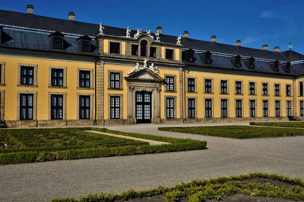 Galleribyggnaden i Herrenhausen Gardens i Hannover — Stockfoto