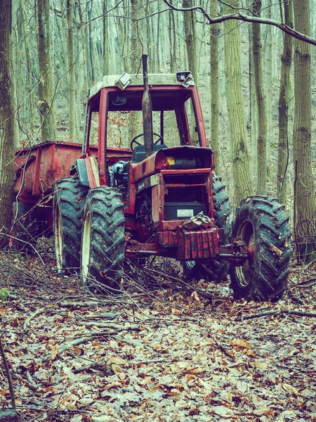 Tractor Abandoned Forest Operating Pollution — Stock Photo, Image