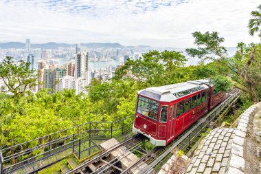 Victoria Peak Tramvay ve Hong Kong gökdelen binalar ile Victo