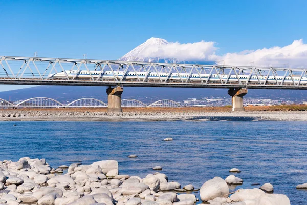 Japonsko Ledna 2019 Vysokorychlostní Vlak Shinkansen Běžel Mostě Přes Řeku — Stock fotografie