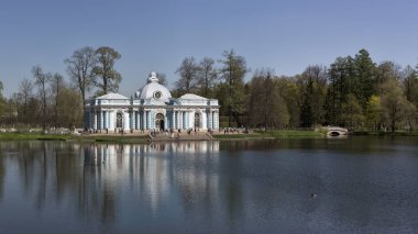 Grotto baş mimarı Bartolomeo Rastrelli Elizabeth döneminde 1755-1756 yılında yaptırılmıştır. ... Grotto pavilion Catherine Park en özgün binalardan biridir.