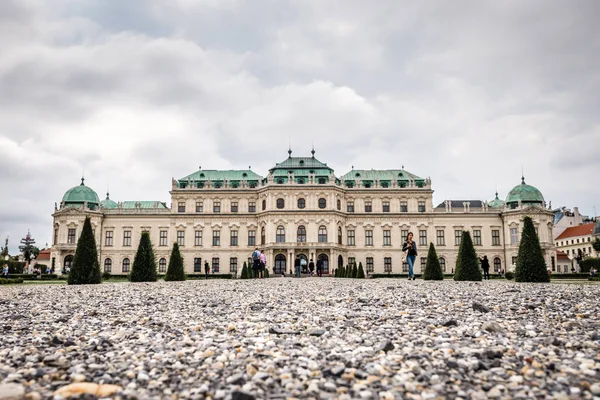 维也纳 奥地利 2018年9月02日 人参观上部 Balvedere 宫殿和庭院在维也纳 奥地利 — 图库照片