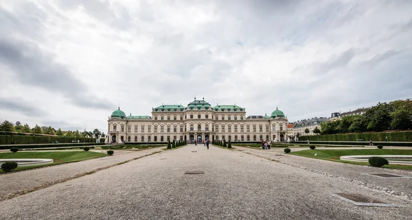 维也纳 奥地利 2018年9月02日 人参观上部 Balvedere 宫殿和庭院在维也纳 奥地利 — 图库照片