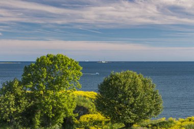 Suomenlinna'dan denize yaz güneşli manzarası