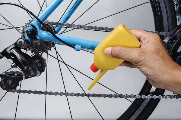 Bicicleta Mecânica Lubrificação Cadeia Engrenagem Com Óleo Estúdio — Fotografia de Stock