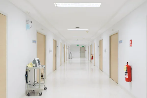 Vital Signs Patient Monitor Fire Extinguisher Placed Corridor Hospital — Stock Photo, Image