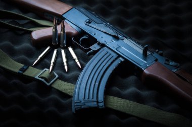 Rusya 'nın ünlü saldırı tüfeği Kalaşnikov AK-47 birkaç mermiyle