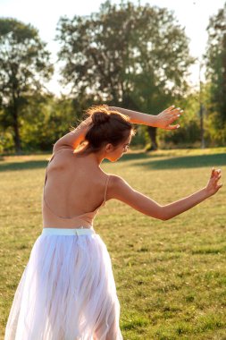 Yaz aylarında niteliğine şehvetli balerin