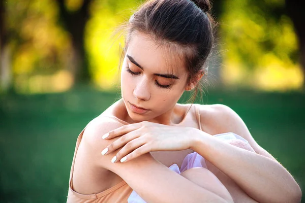 Ballerina Sensuale Sulla Natura Estate — Foto Stock