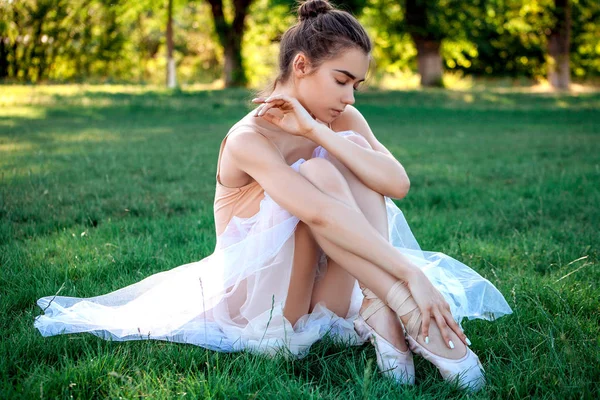 Sinnliche Ballerina Über Die Natur Sommer — Stockfoto
