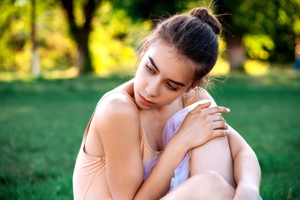 Ballerina Sensuale Sulla Natura Estate — Foto Stock