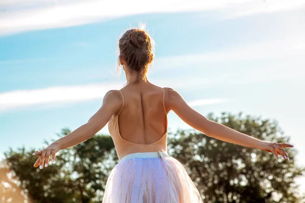 Sensuell Ballerina Naturen Sommar — Stockfoto