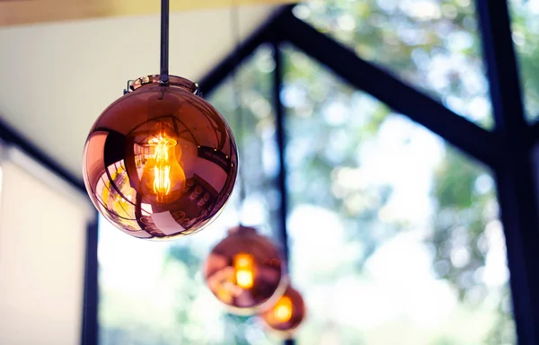 Gros Plan Lampe Edison Avec Foyer Doux Sur Lumière Arrière — Photo