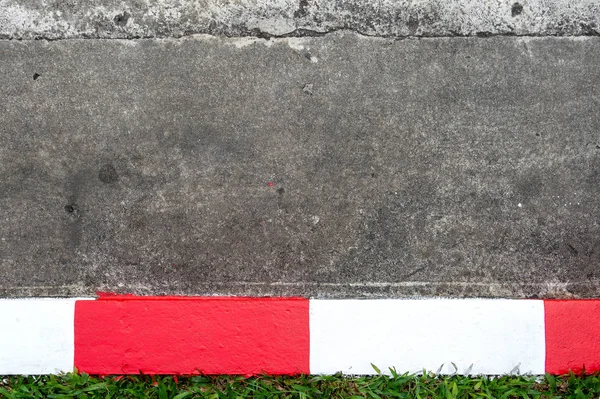 Sidewalk Asphalt Road Red White Traffic Sign Parking — Stock Photo, Image