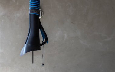 püskürtme uçlarını spor motosiklet (büyük motor) tamircisi ile yumuşak odak ve ışık içinde belgili tanımlık geçmiş üzerinden, egzoz