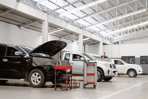 Interno Una Riparazione Auto Garage Stazione Servizio Con Soft Focus — Foto Stock