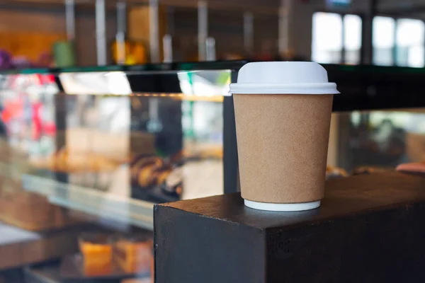 Cangkir Kertas Closeup Kopi Panas Kafe Dengan Fokus Lembut Dan — Stok Foto