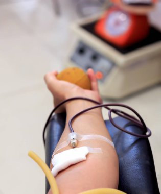 kan bağışı ile resim yumuşak odak ışık içinde belgili tanımlık geçmiş üzerinden