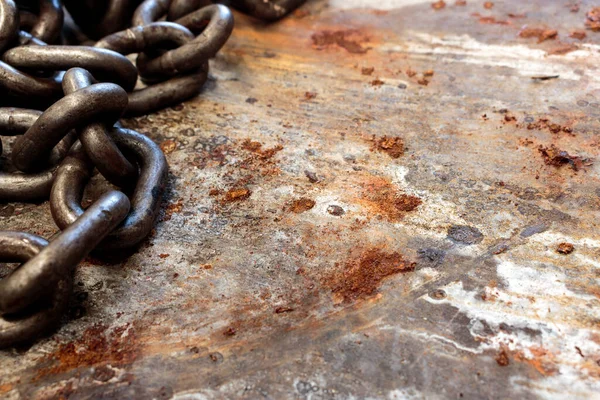 Old Chain Rusted Metal Sheet Soft Focus Light Background — Stock Photo, Image