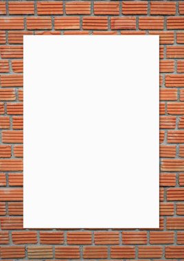 Kırmızı tuğla duvardaki eski kağıt