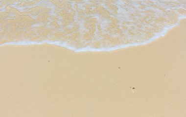 Deniz manzarası cenneti berrak suyla, Mai ton adası, yumuşak odaklı Tayland