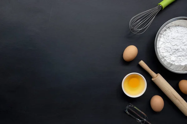 Zutaten Zum Kochen Auf Schwarzem Hintergrund Ansicht Von Oben — Stockfoto