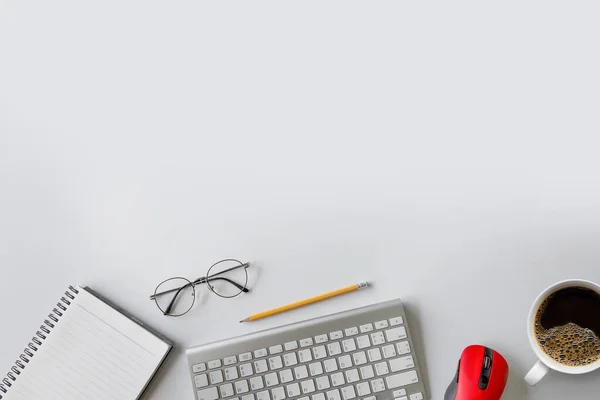 Vista Superior Del Área Trabajo Del Escritorio Oficina Con Taza — Foto de Stock