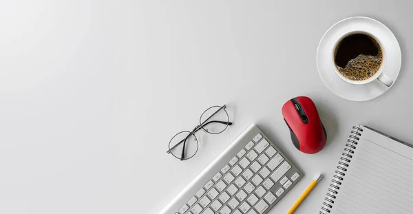 Vista Superior Del Área Trabajo Del Escritorio Oficina Con Taza —  Fotos de Stock