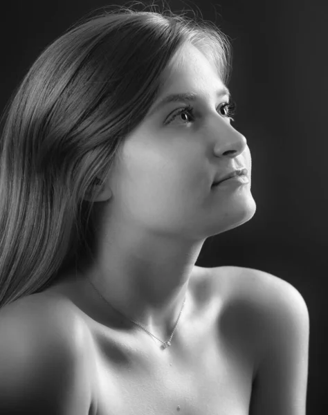 Retrato Blanco Negro Chica Joven —  Fotos de Stock