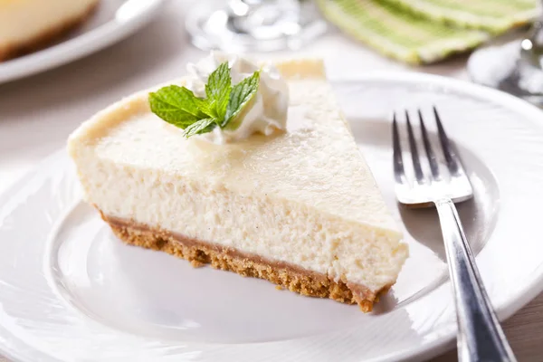 Slice Of Homemade Vanilla Cheesecake — Stock Photo, Image