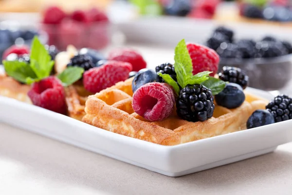 Waffles With Organic Fruits — Stock Photo, Image