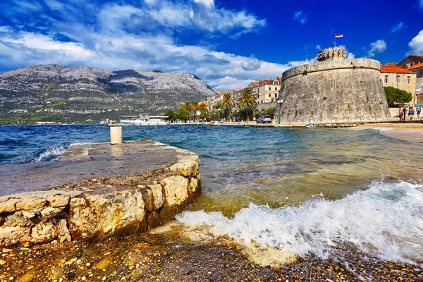 クロアチア クロアチア 地中海ヨーロッパで人気のある観光地の旧市街で表示します — ストック写真