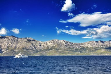 Cruise Ship, Cruise gömlekleri üzerinde Adriyatik Denizi ve görkemli manzara, Hırvatistan