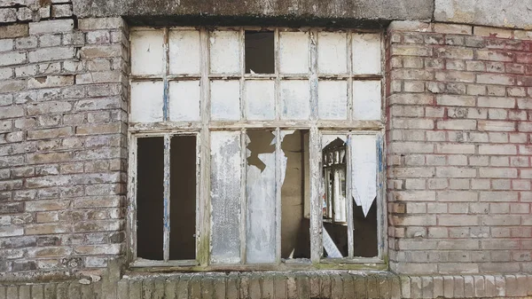 Altes Zerbrochenes Fenster Einem Verlassenen Altbau — Stockfoto