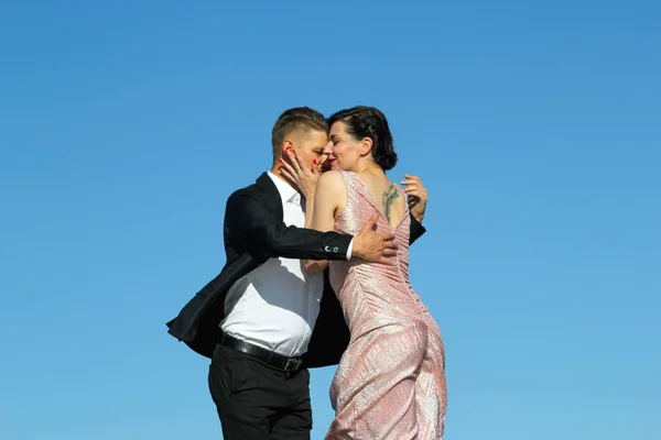 Happy Couple Hugging Smiling Dancing Together Isolated Blue Sky — Stock Photo, Image