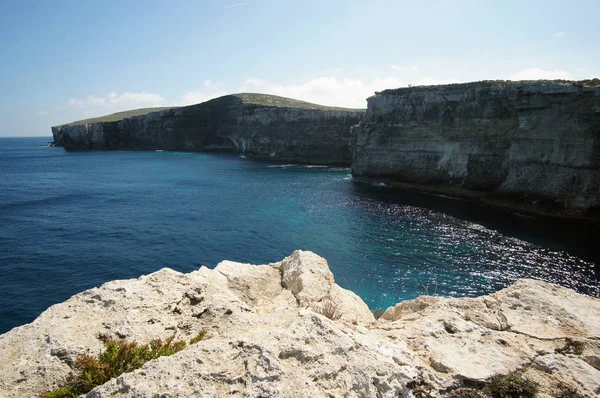 Hohe Felsige Klippen Auf Comino Insel Kemmuna Malta — Stockfoto