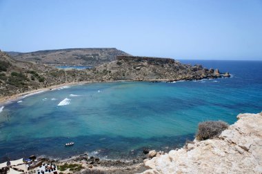 Panorama Ghajn Tuffieha liman ve plaj, Golden Bay, Malta