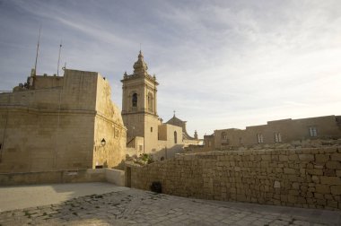 Malta, Gozo 'daki Victoria Cittadella' daki Hüküm Katedrali 'nin yan görüntüsü