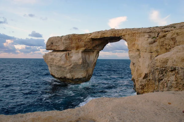 Azurblaues Fenster (it-tieqa erqa) in dwejra, san lawrenz, gozo, malta bevor es 2017 zusammenbrach — Stockfoto