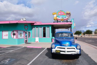 Kingman, Arizona - 24 Temmuz 2017: Bay Dz rota 66 Diner tarihi Route 66 ile ilgili bulunan Kingman.