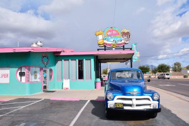 Kingman, Arizona - 24 Temmuz 2017: Bay Dz rota 66 Diner tarihi Route 66 ile ilgili bulunan Kingman.
