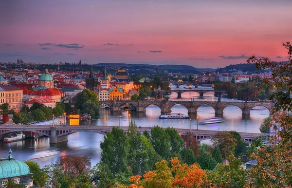 Karlův Most Karluv Většina Menší Město Tower Praha Podzim Při — Stock fotografie